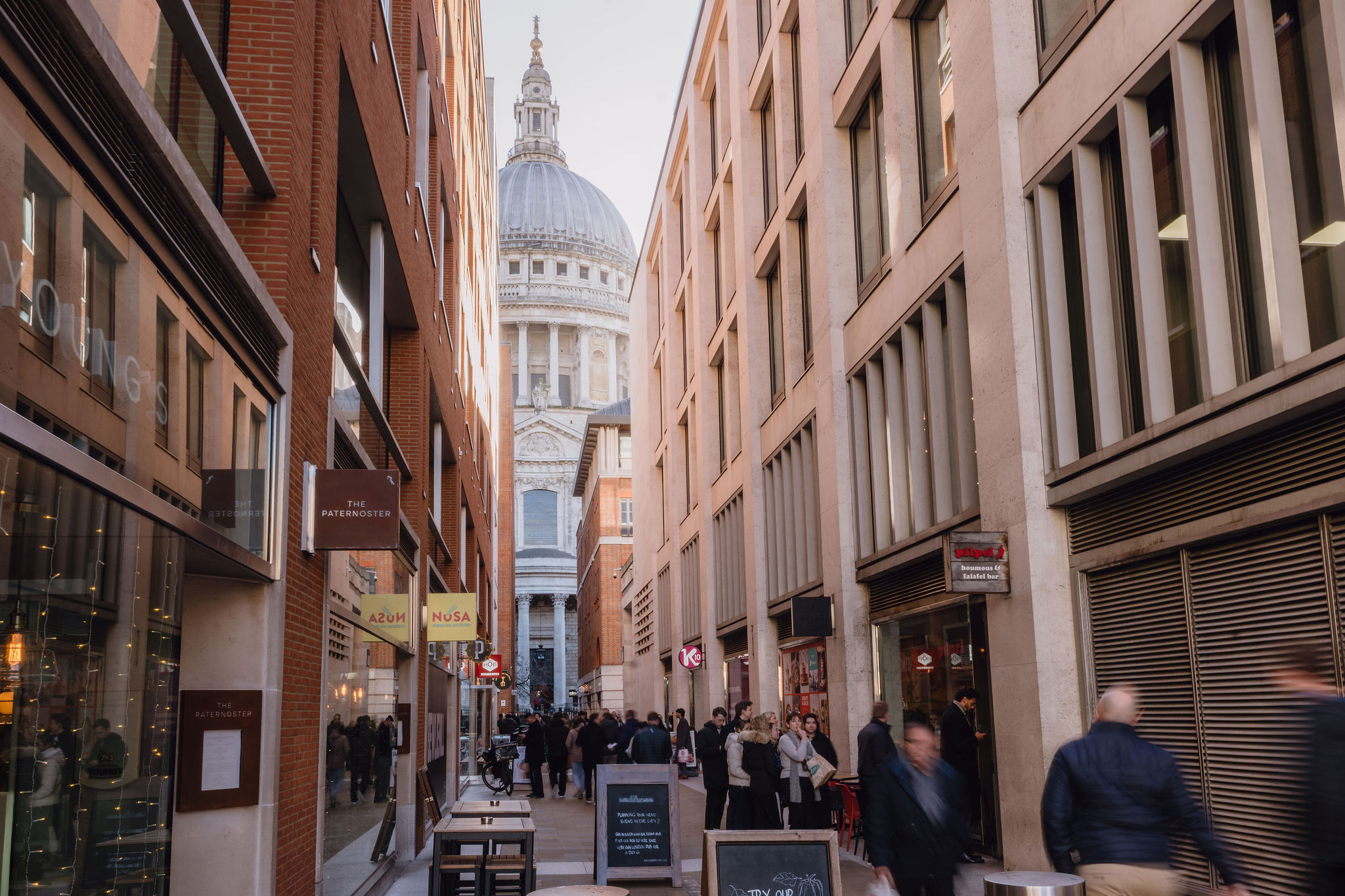 London Southbank couple Thames, lifestyle photography