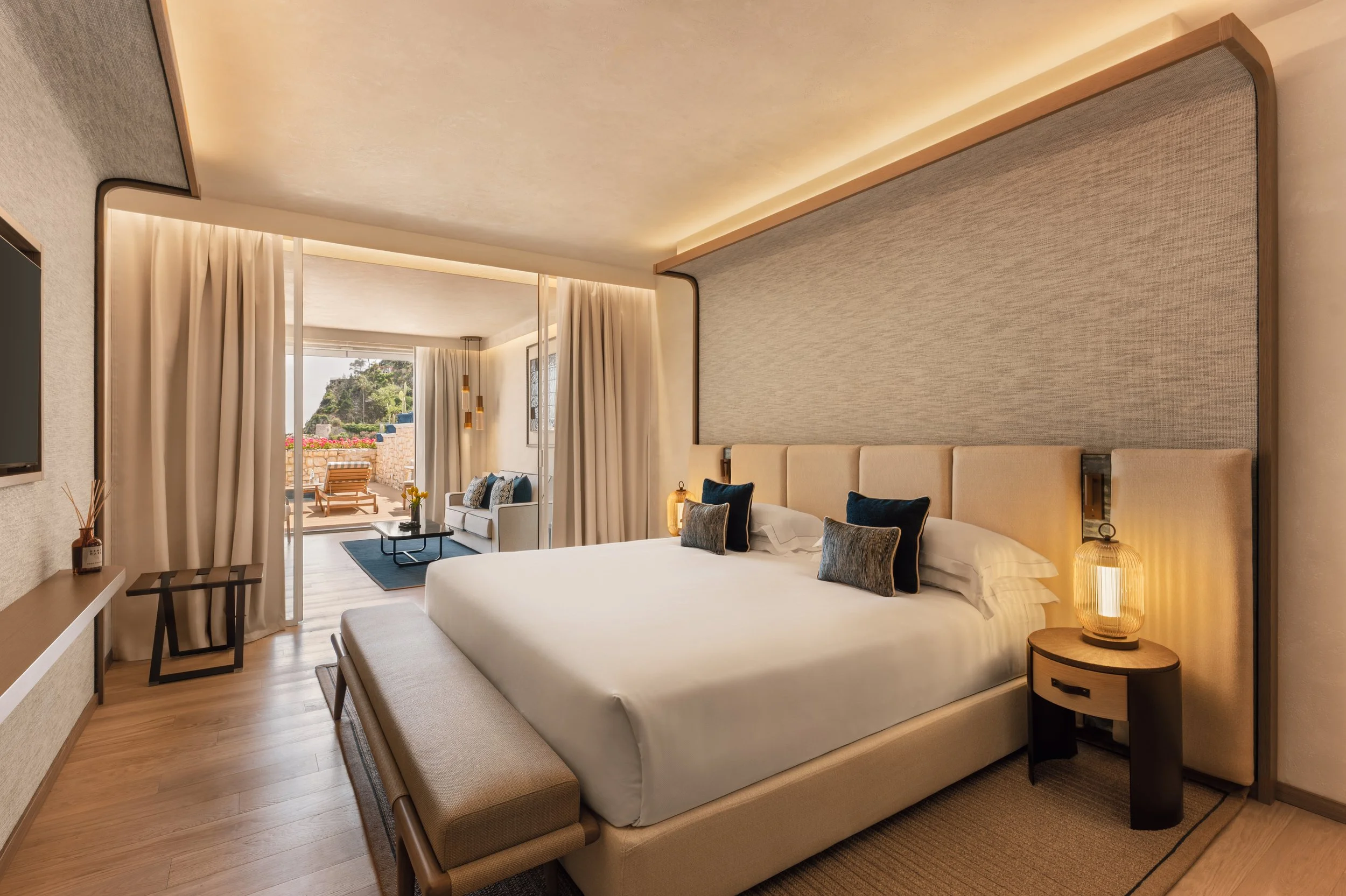 VRetreats Mazzar&ograve; Sea Palace — Sea View Suite with Pool interior photography