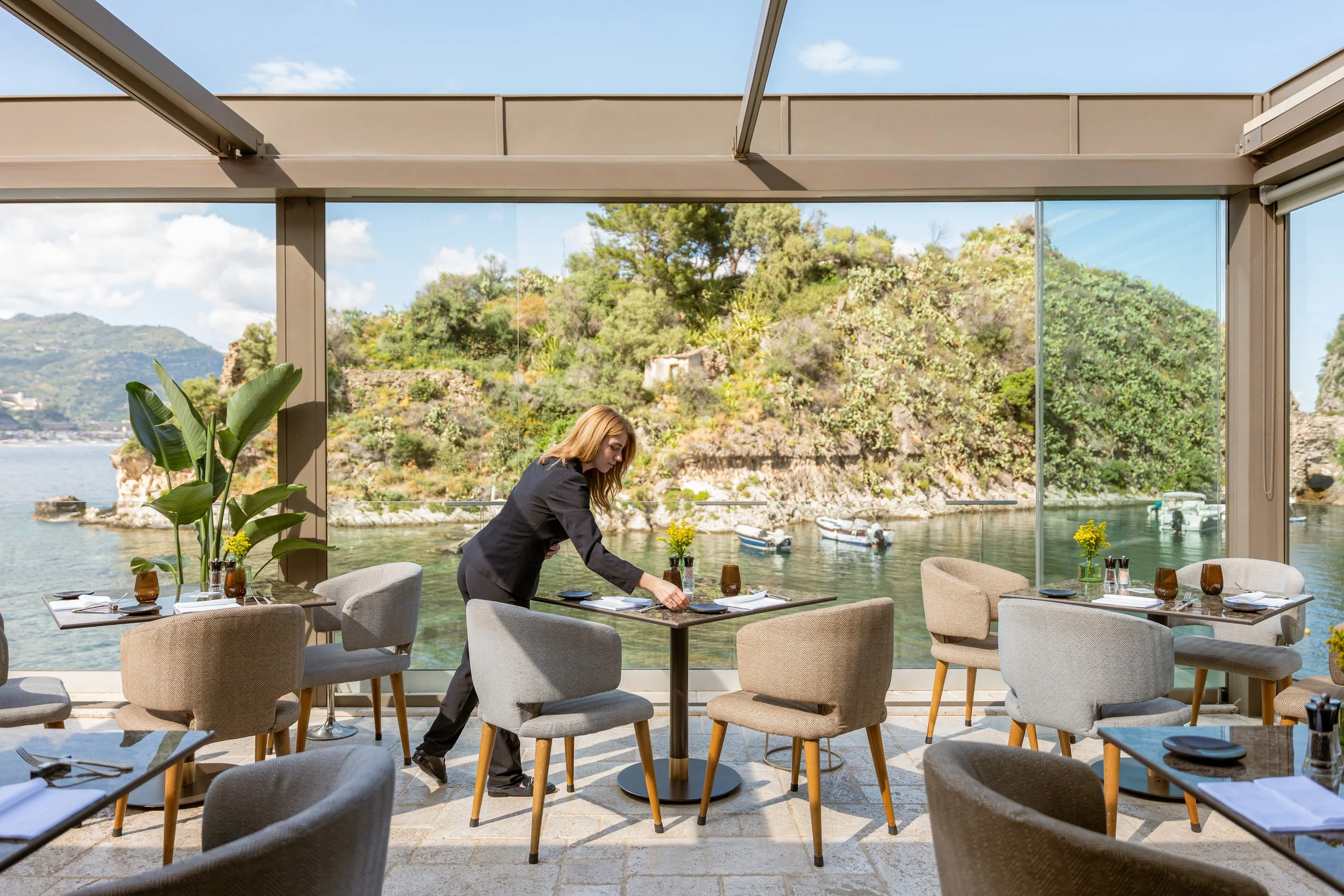 VRetreats Atlantis Bay — Nui Restaurant dining photography